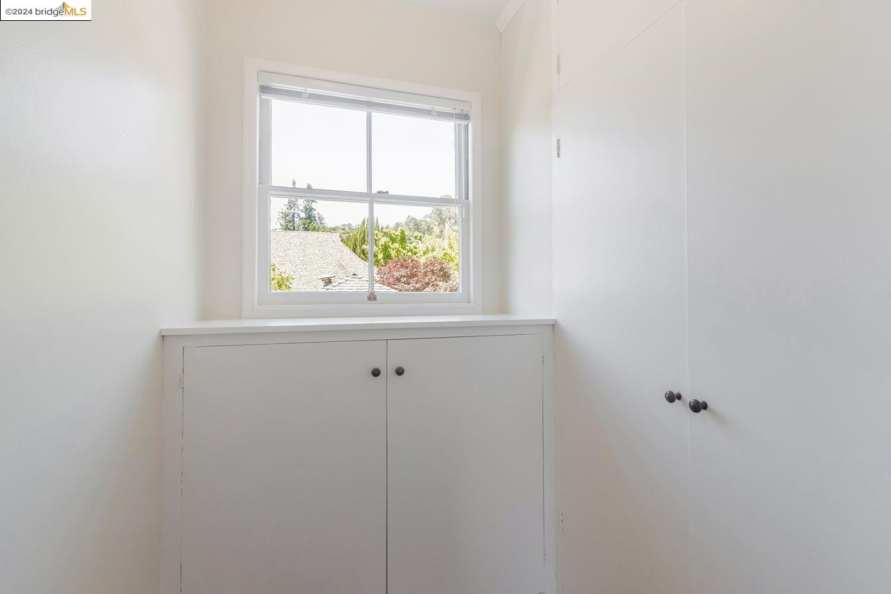 2744 Belrose