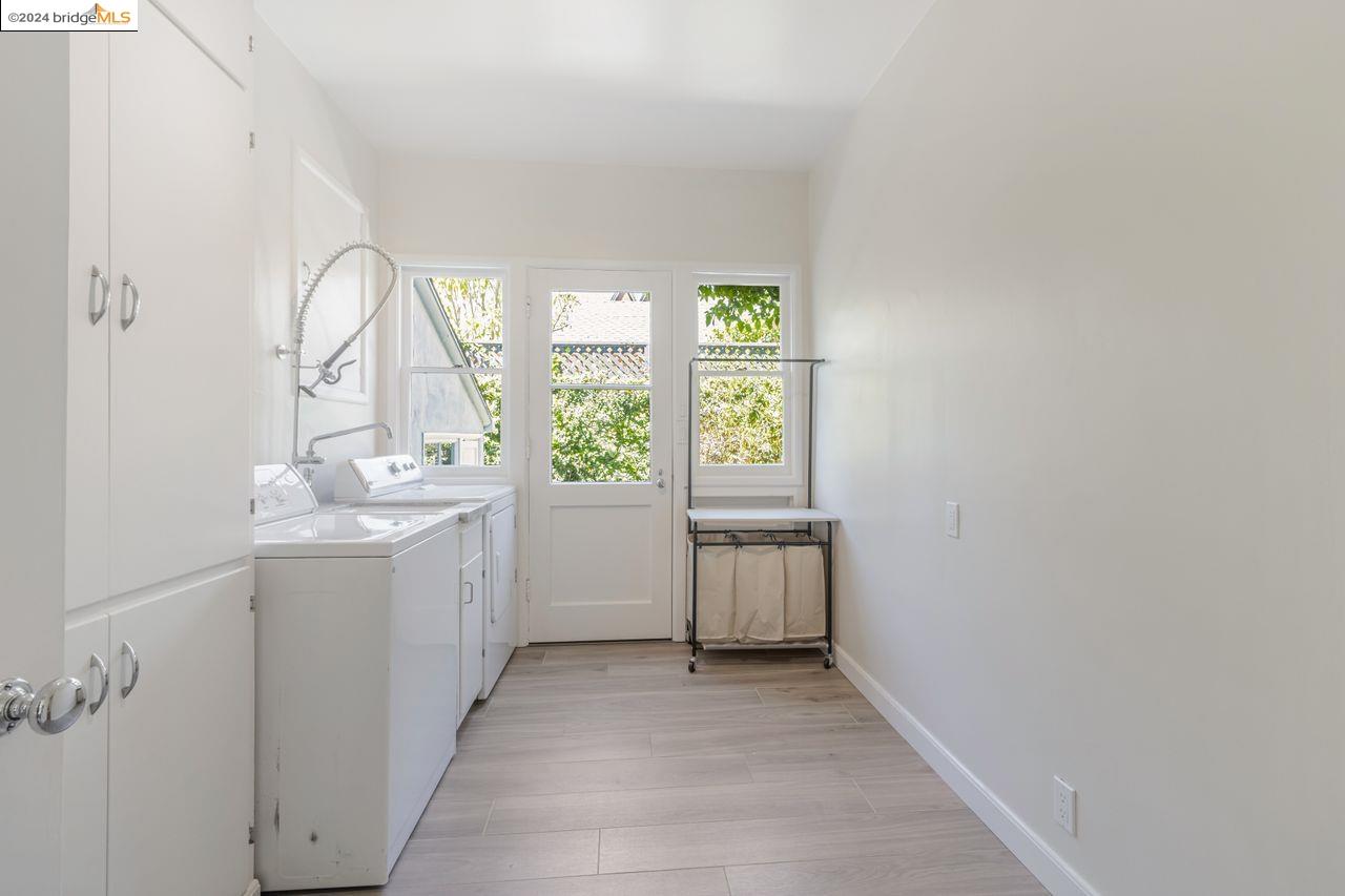 2744 Belrose