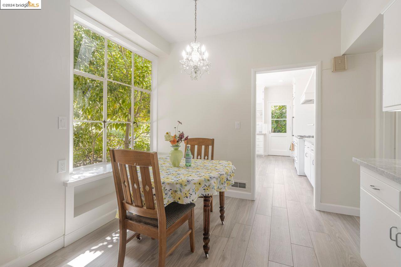 2744 Belrose
