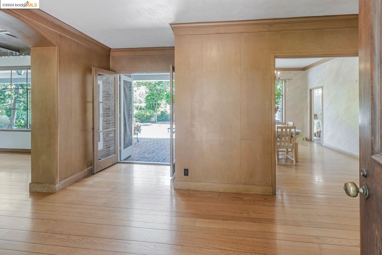 2744 Belrose