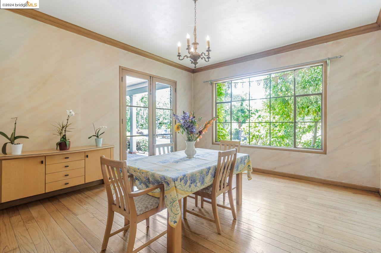 2744 Belrose