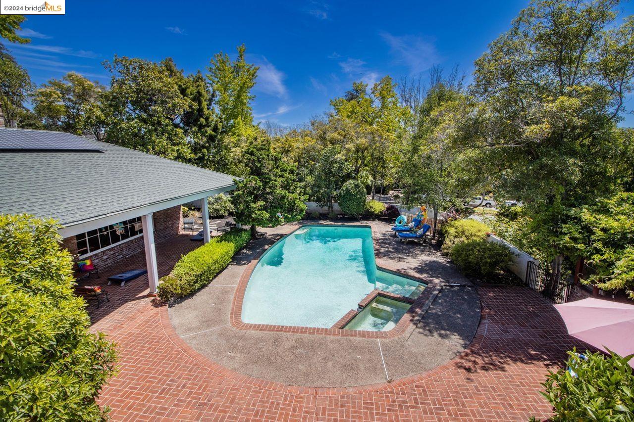 2744 Belrose