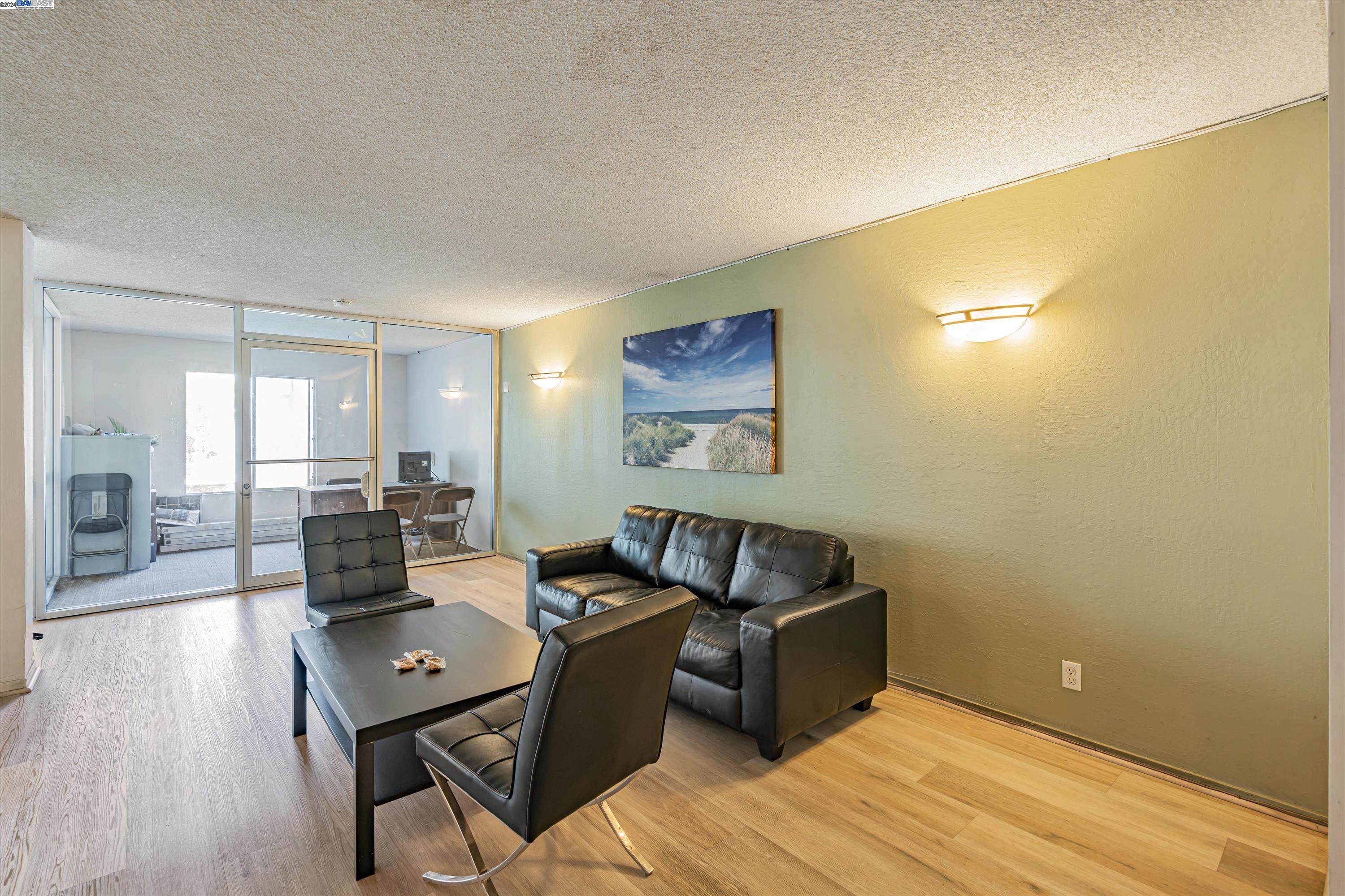 965 Shorepoint Ct # 300