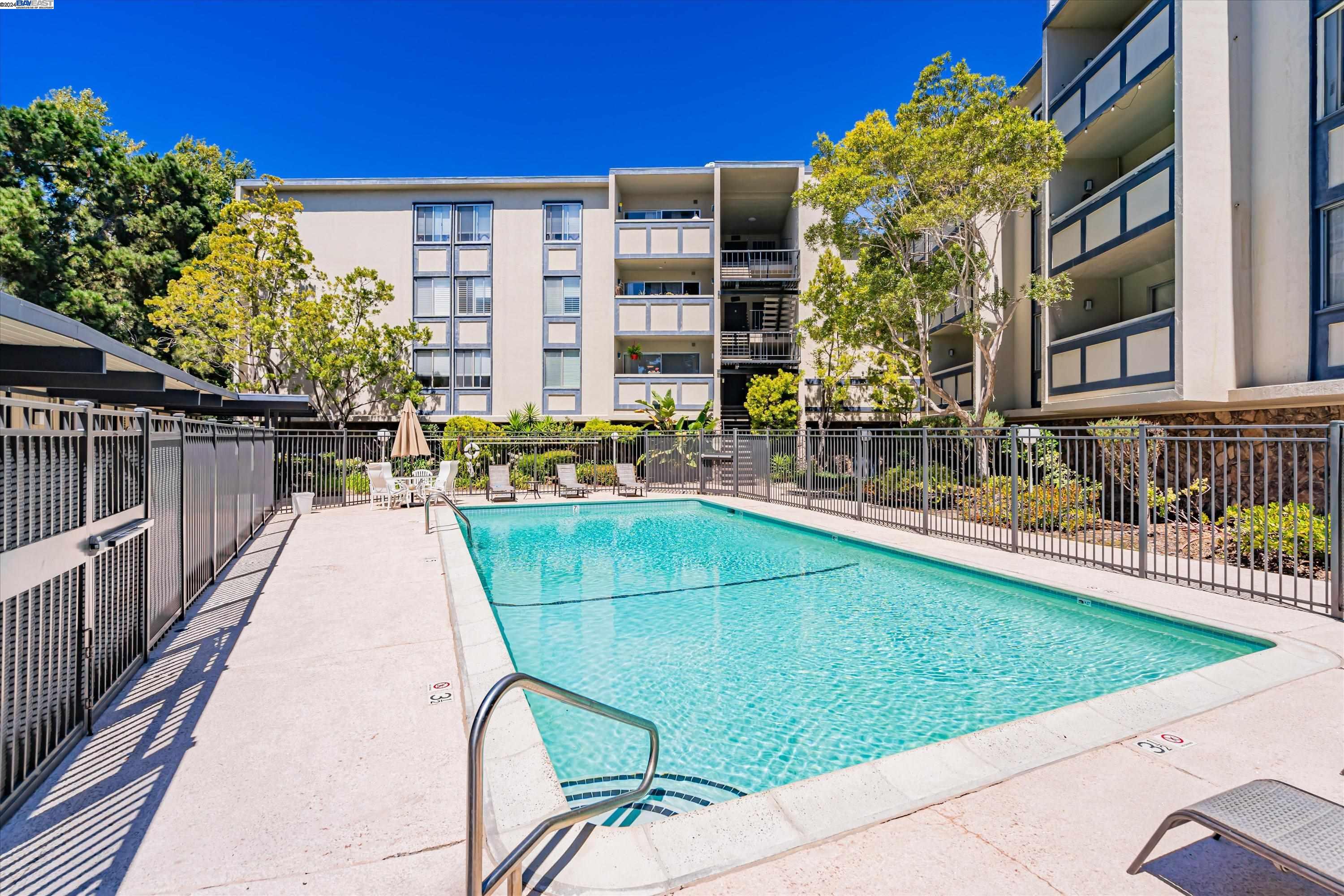 965 Shorepoint Ct # 300