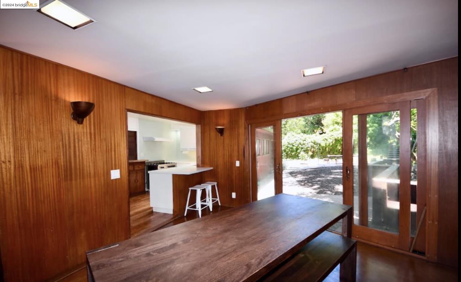 25 Sunset Dr.