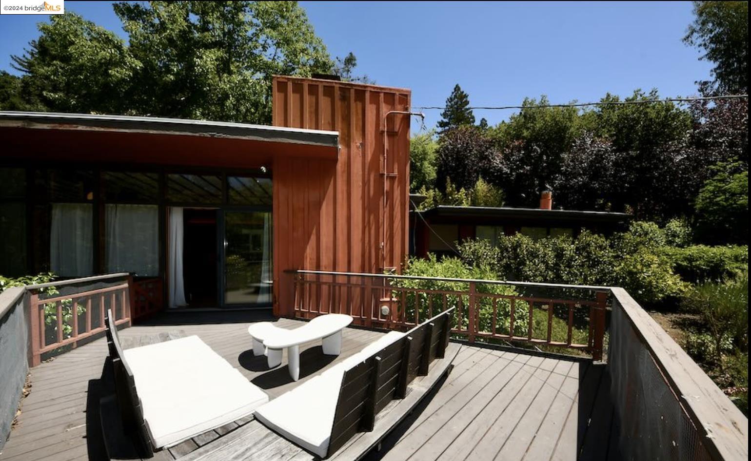 25 Sunset Dr.