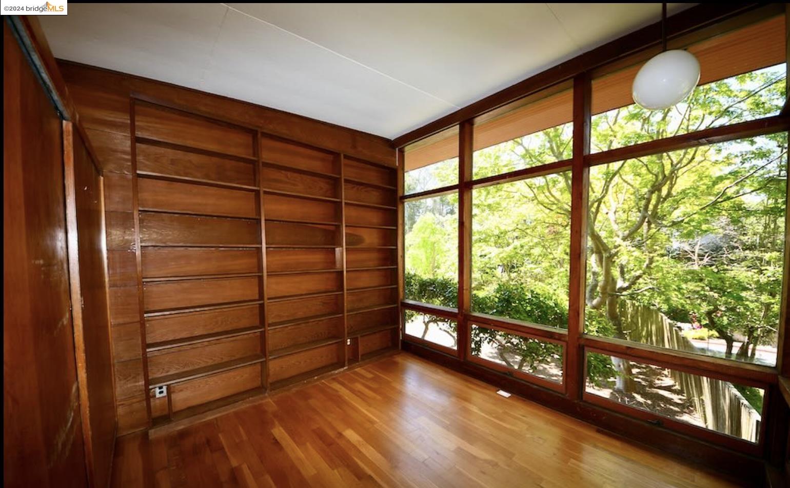 25 Sunset Dr.