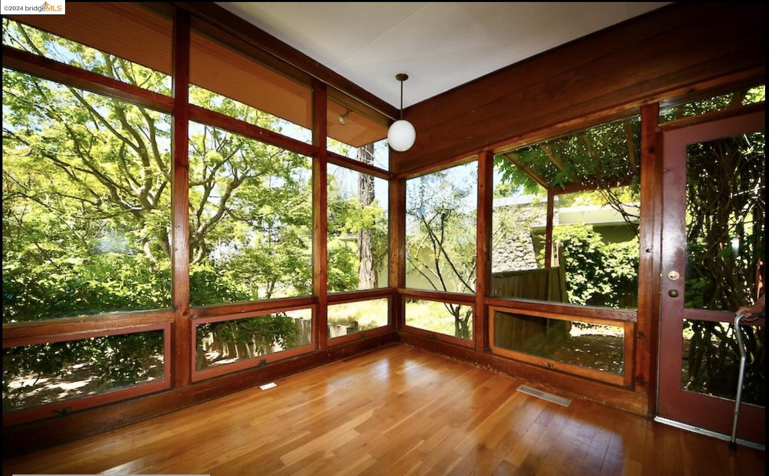 25 Sunset Dr.