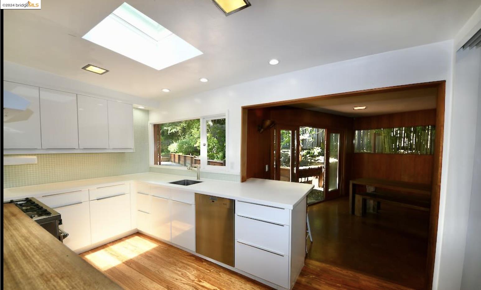 25 Sunset Dr.