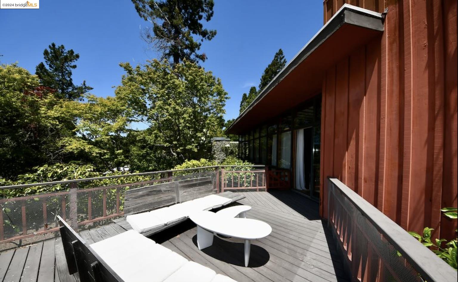 25 Sunset Dr.