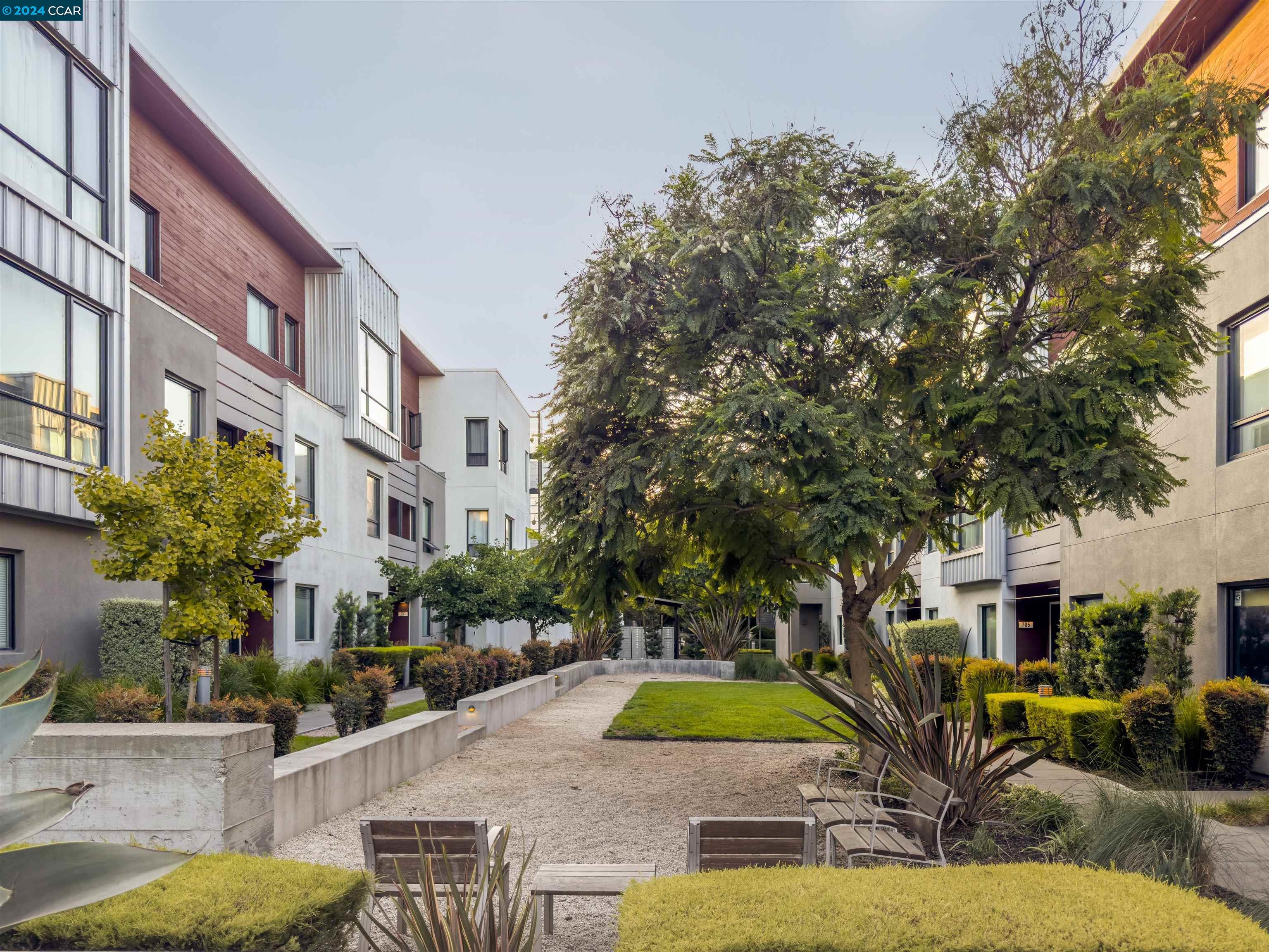 205 Palisade Dr