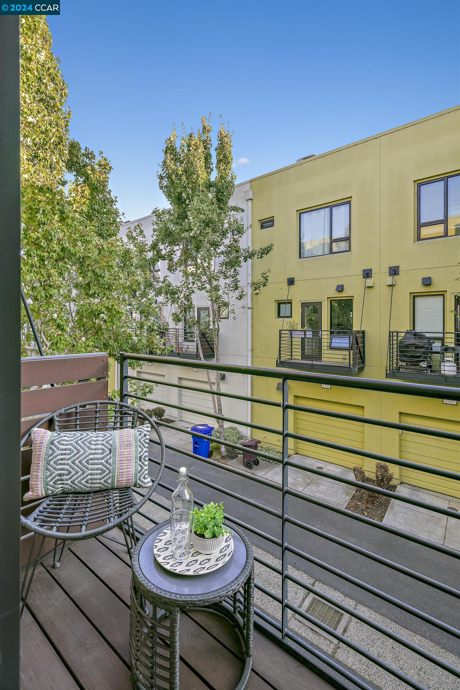 205 Palisade Dr