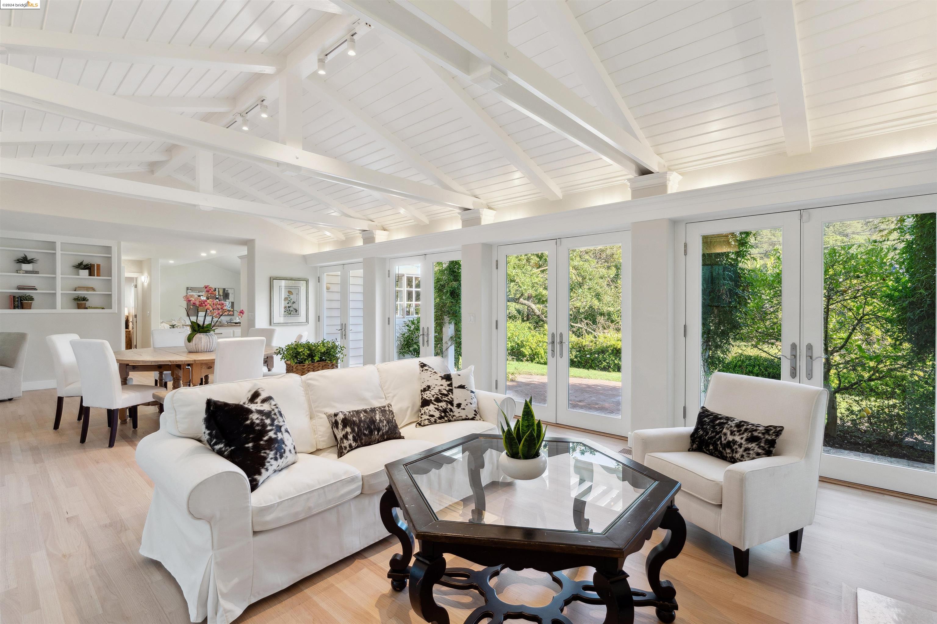 232 Camino Sobrante