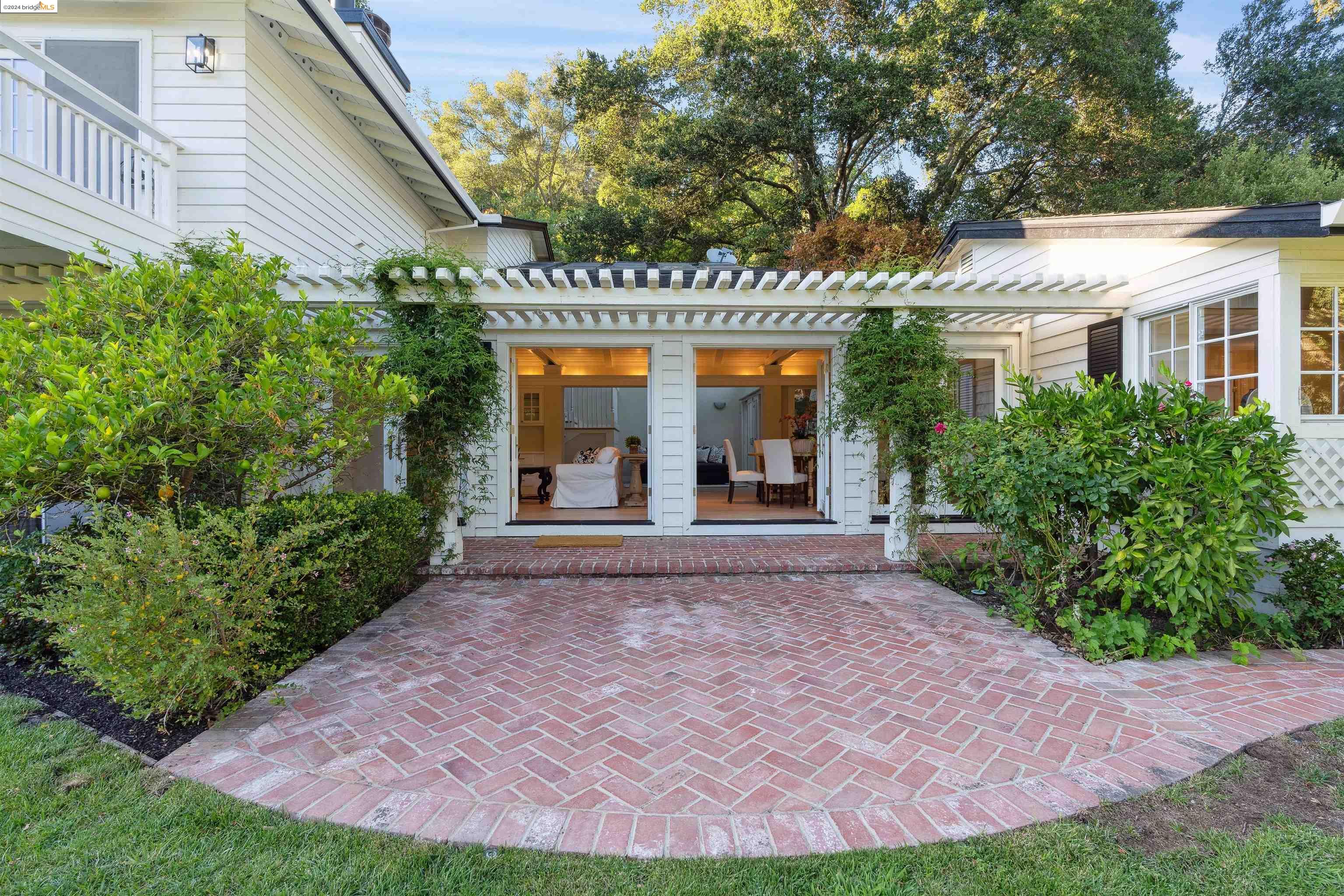 232 Camino Sobrante