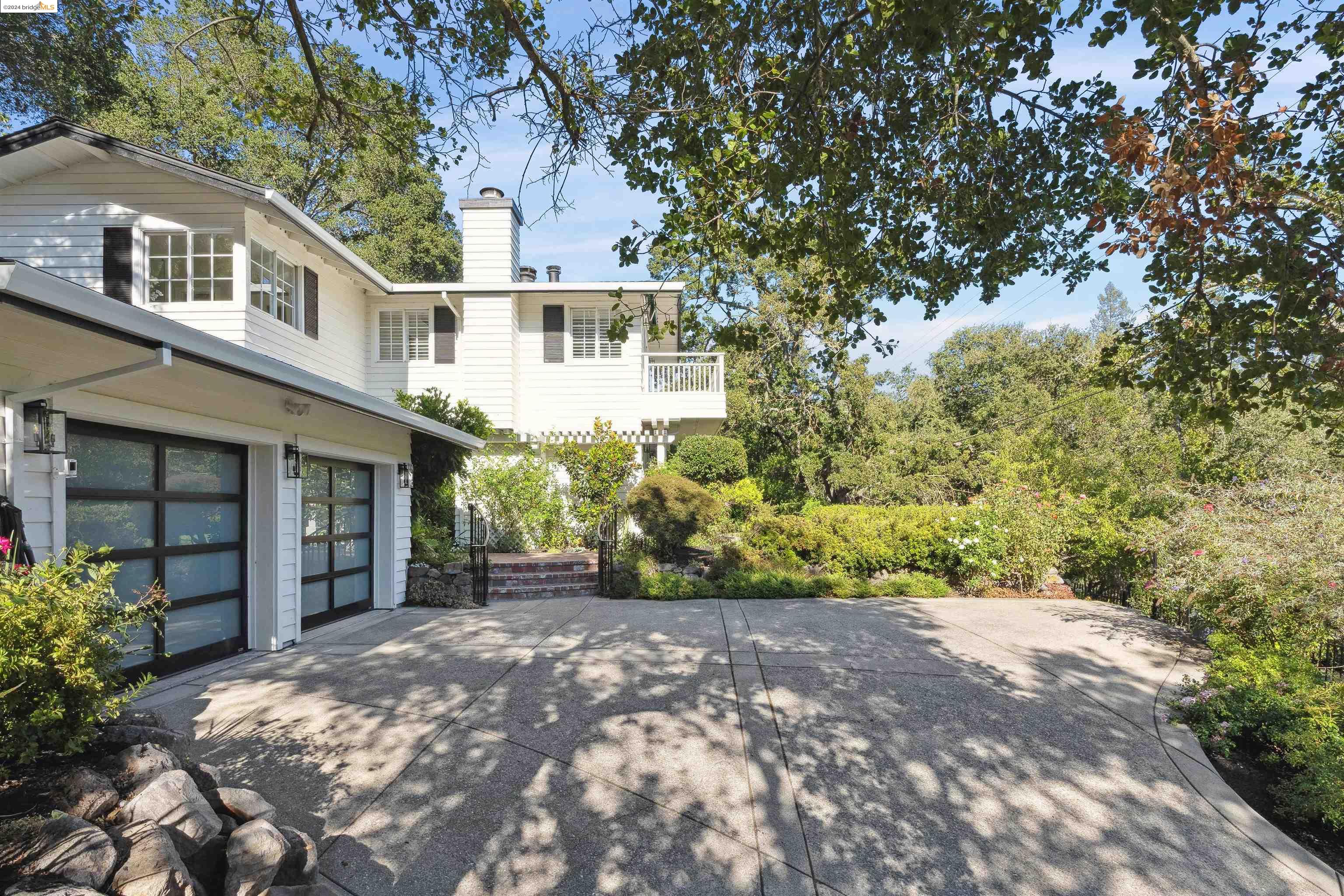 232 Camino Sobrante