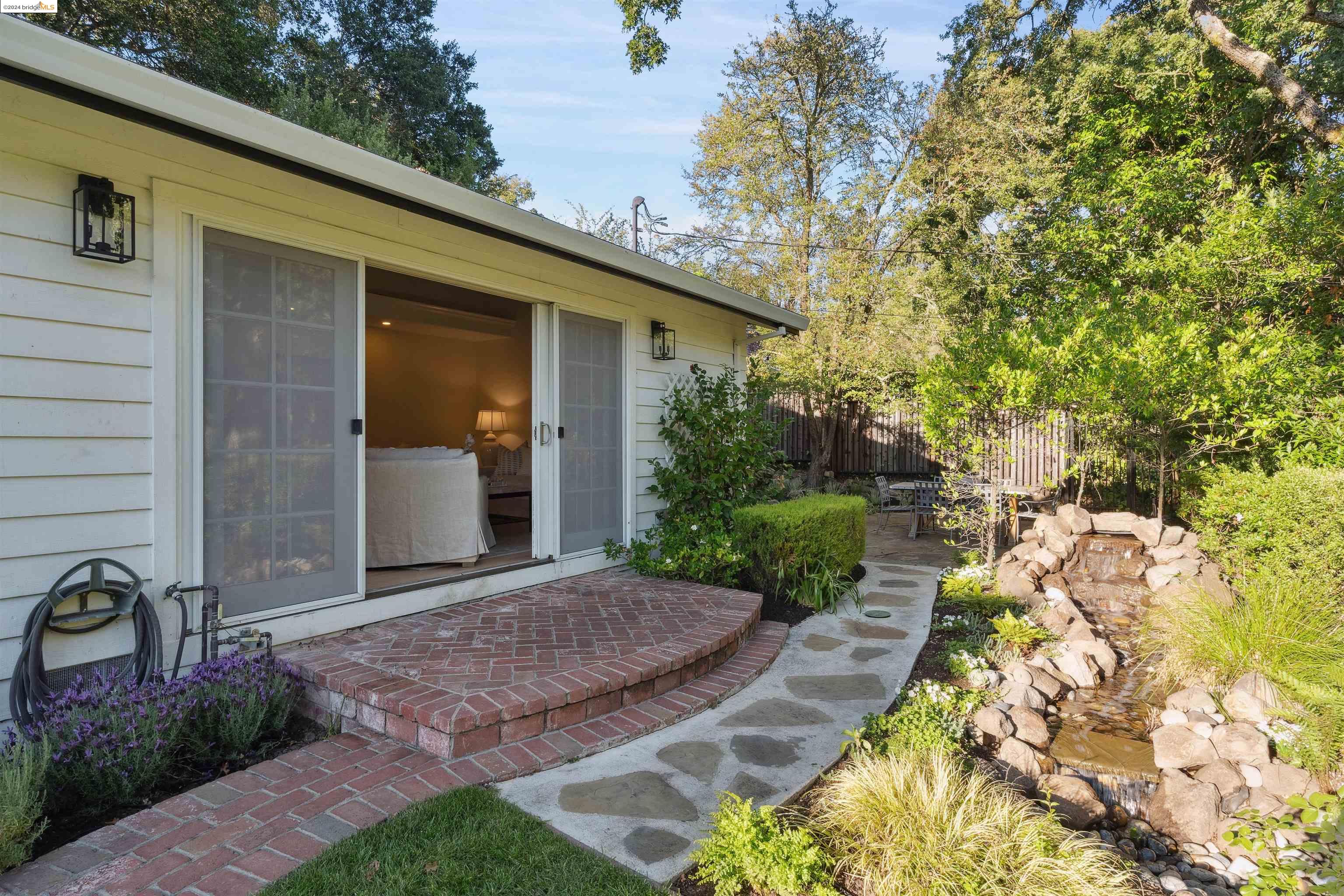 232 Camino Sobrante