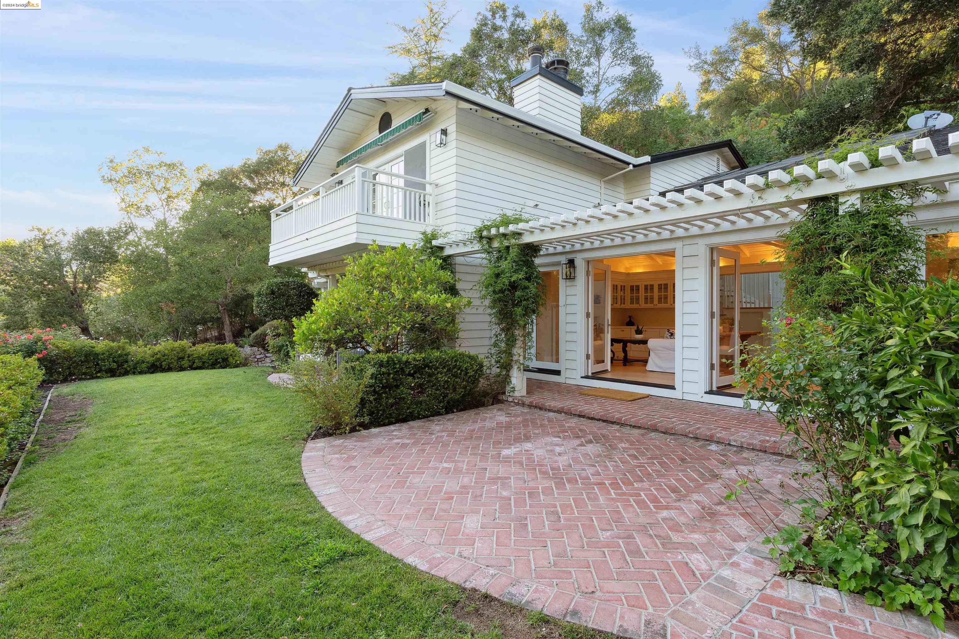 232 Camino Sobrante