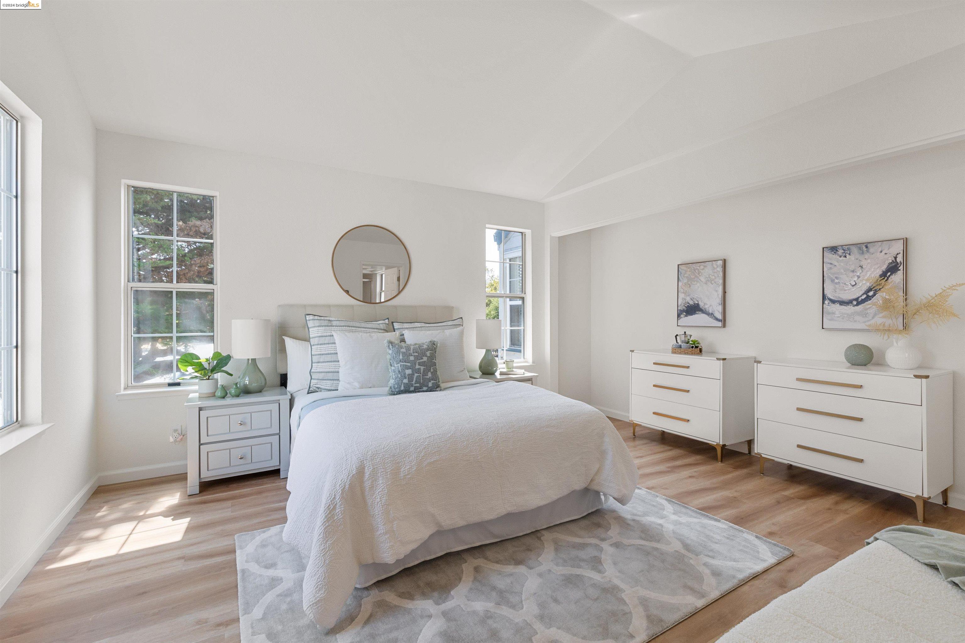 214 Commodore Dr