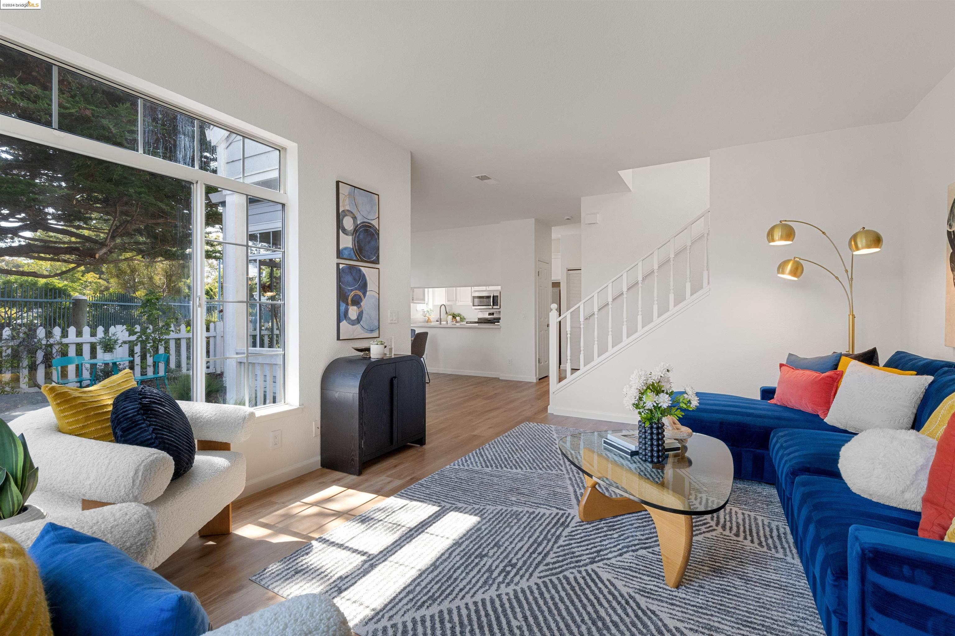 214 Commodore Dr