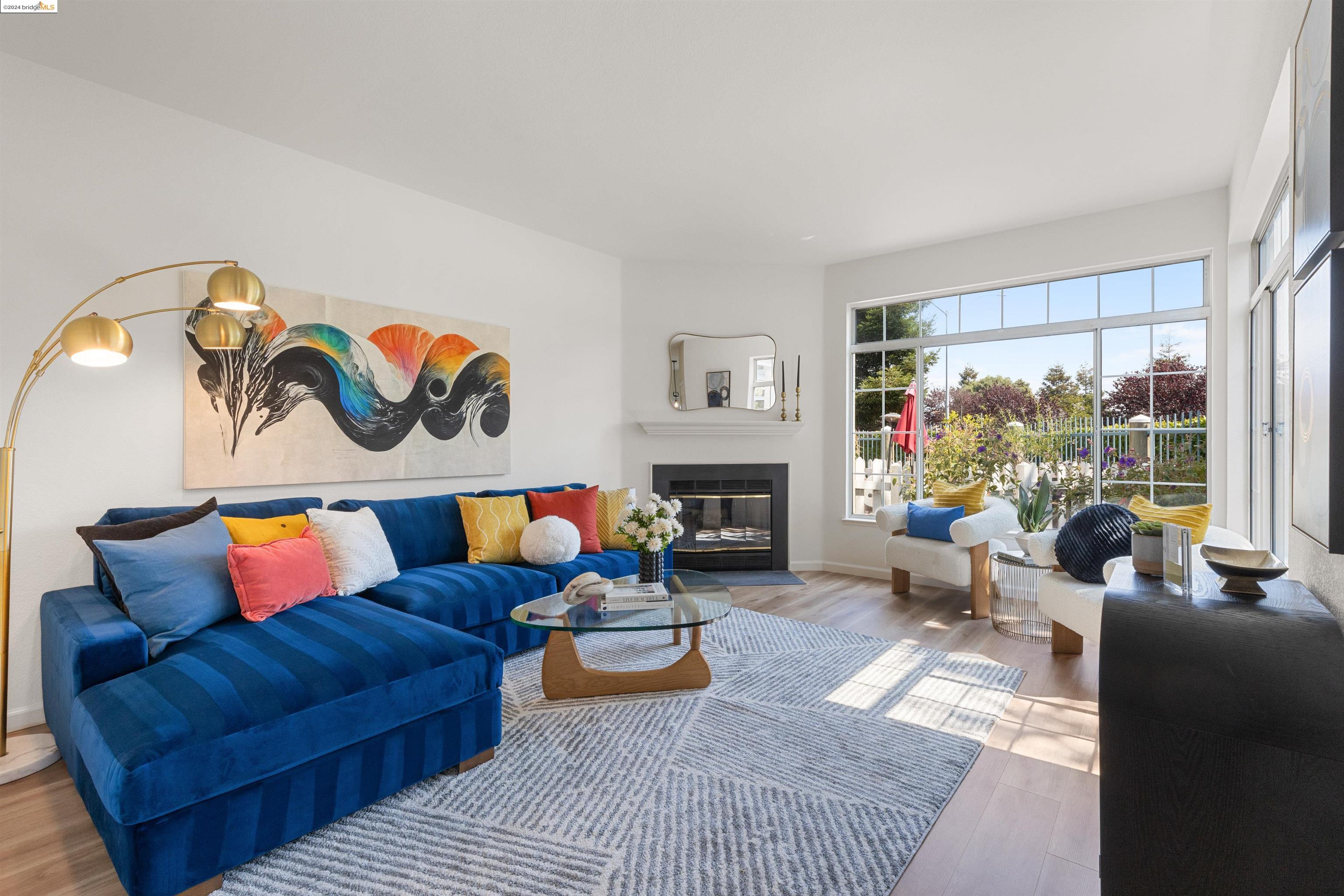 214 Commodore Dr
