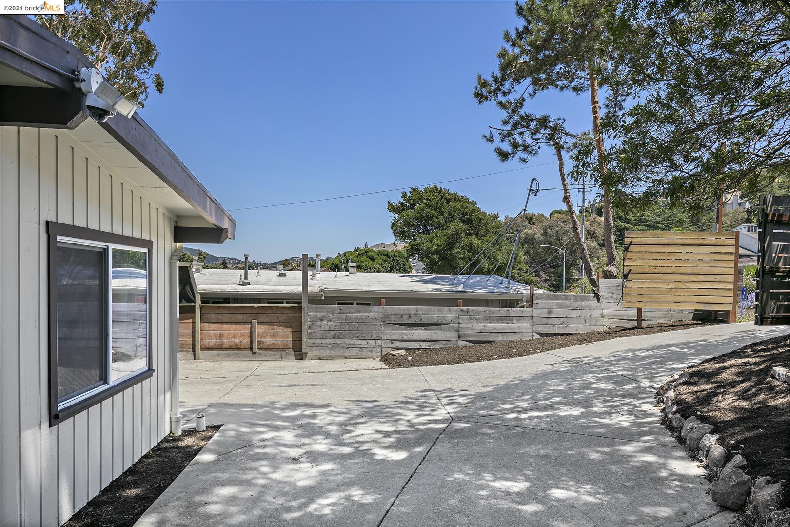 4060 Hillcrest Road
