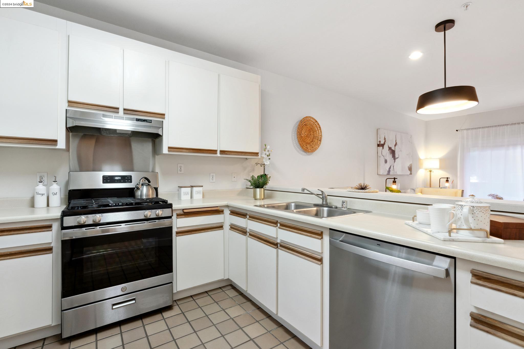 1708 Lexington Ave # 7