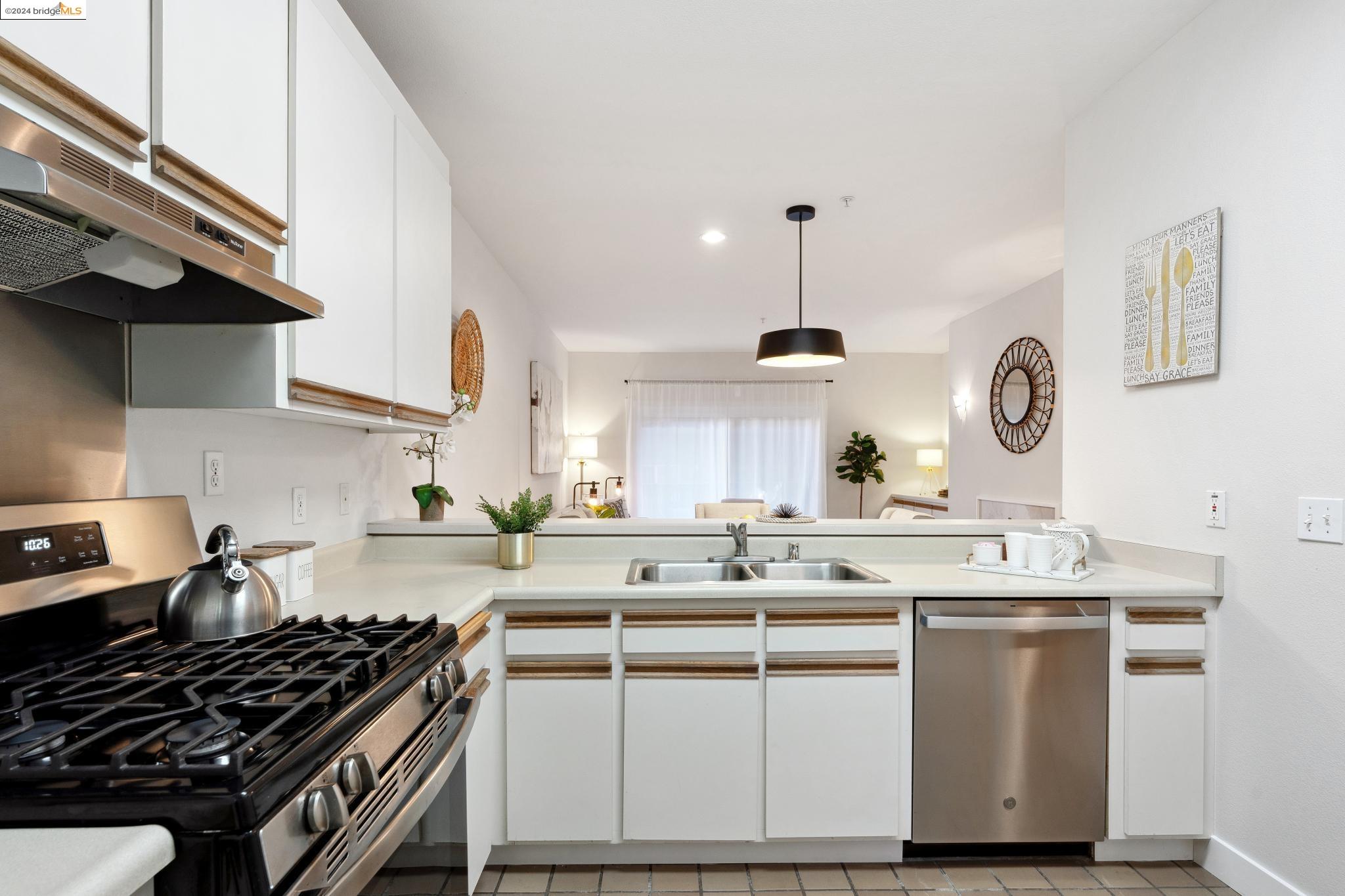 1708 Lexington Ave # 7