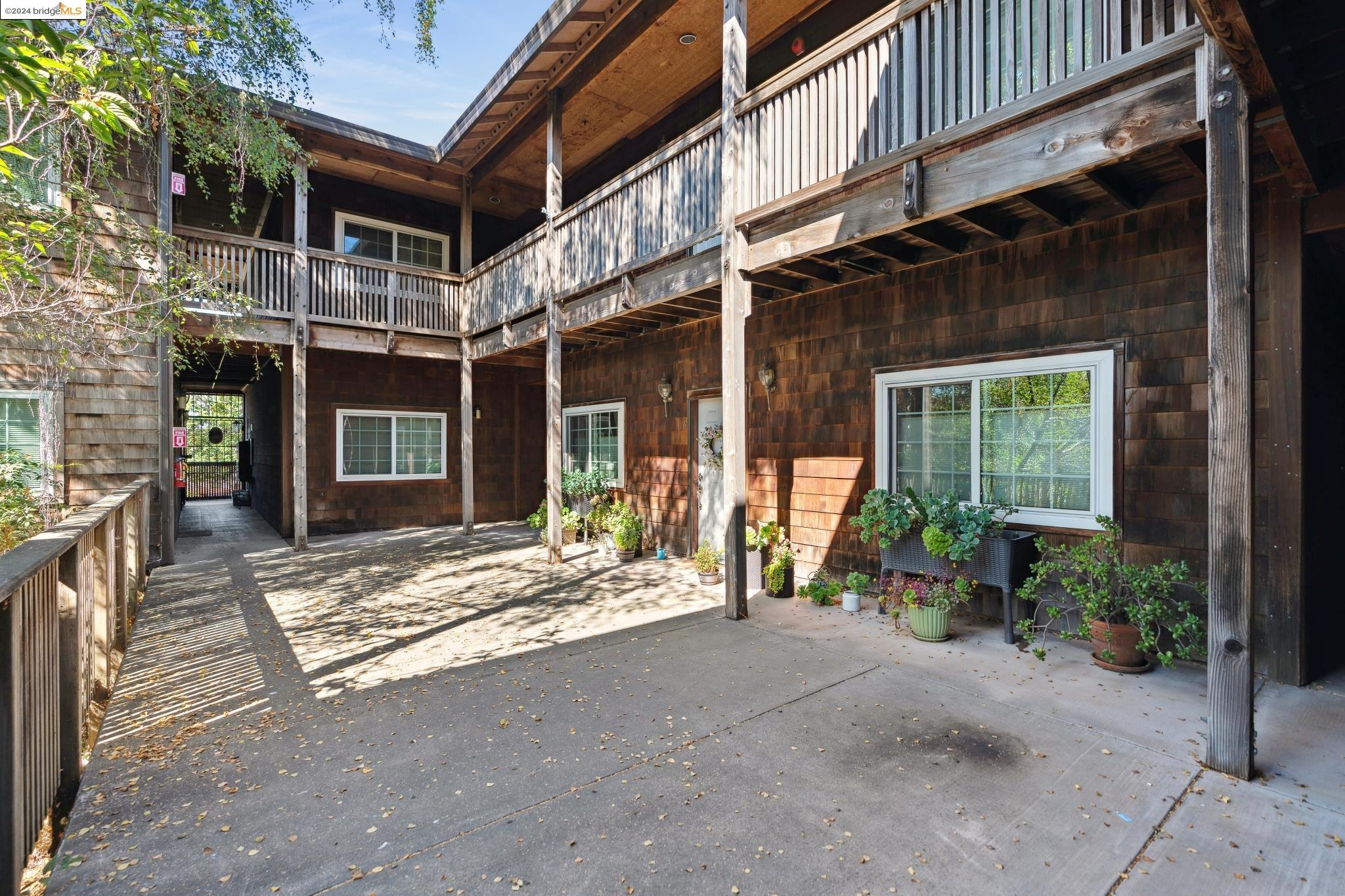 1708 Lexington Ave # 7