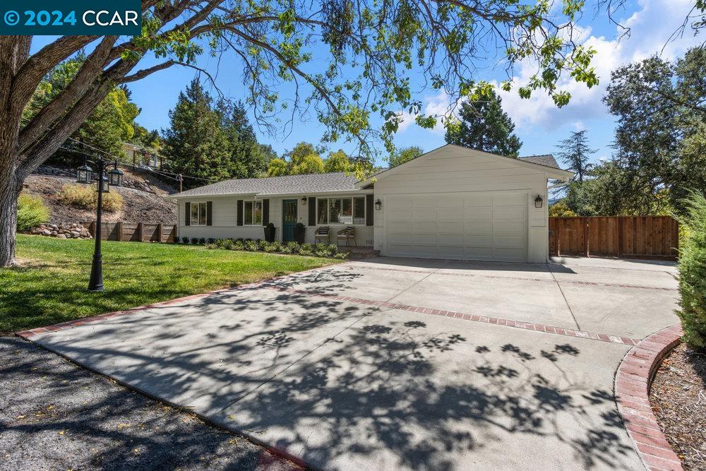 3303 Berta Ln