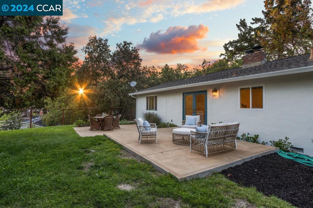 3303 Berta Ln