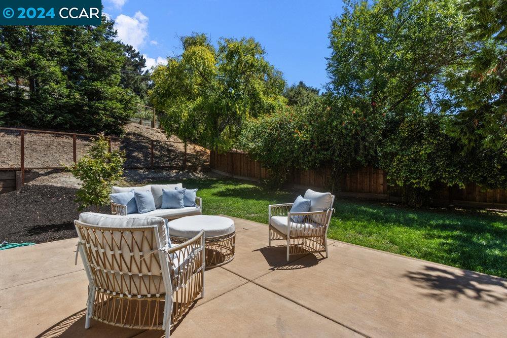 3303 Berta Ln