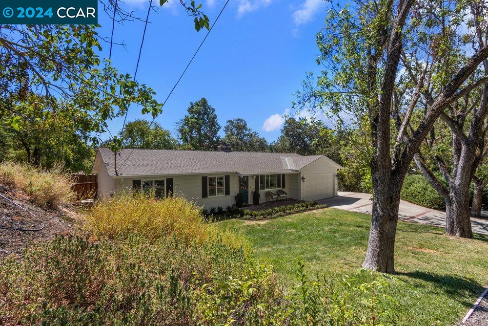 3303 Berta Ln