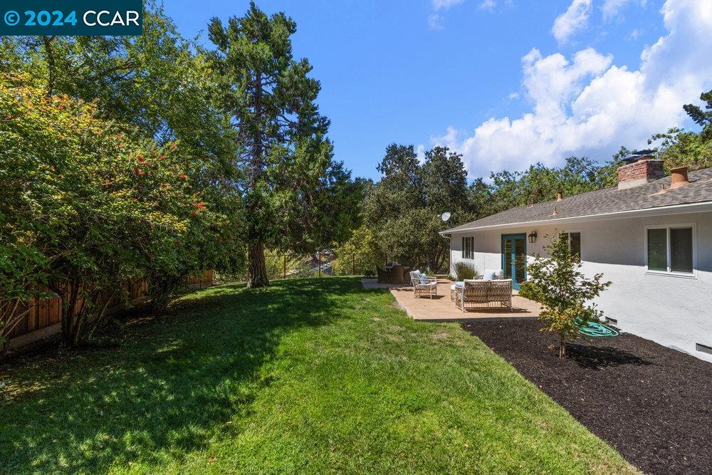 3303 Berta Ln