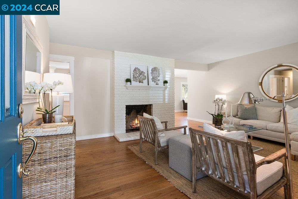 3303 Berta Ln