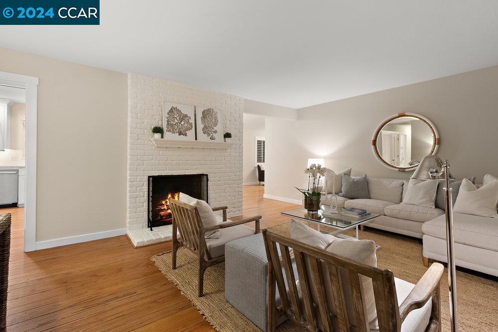 3303 Berta Ln