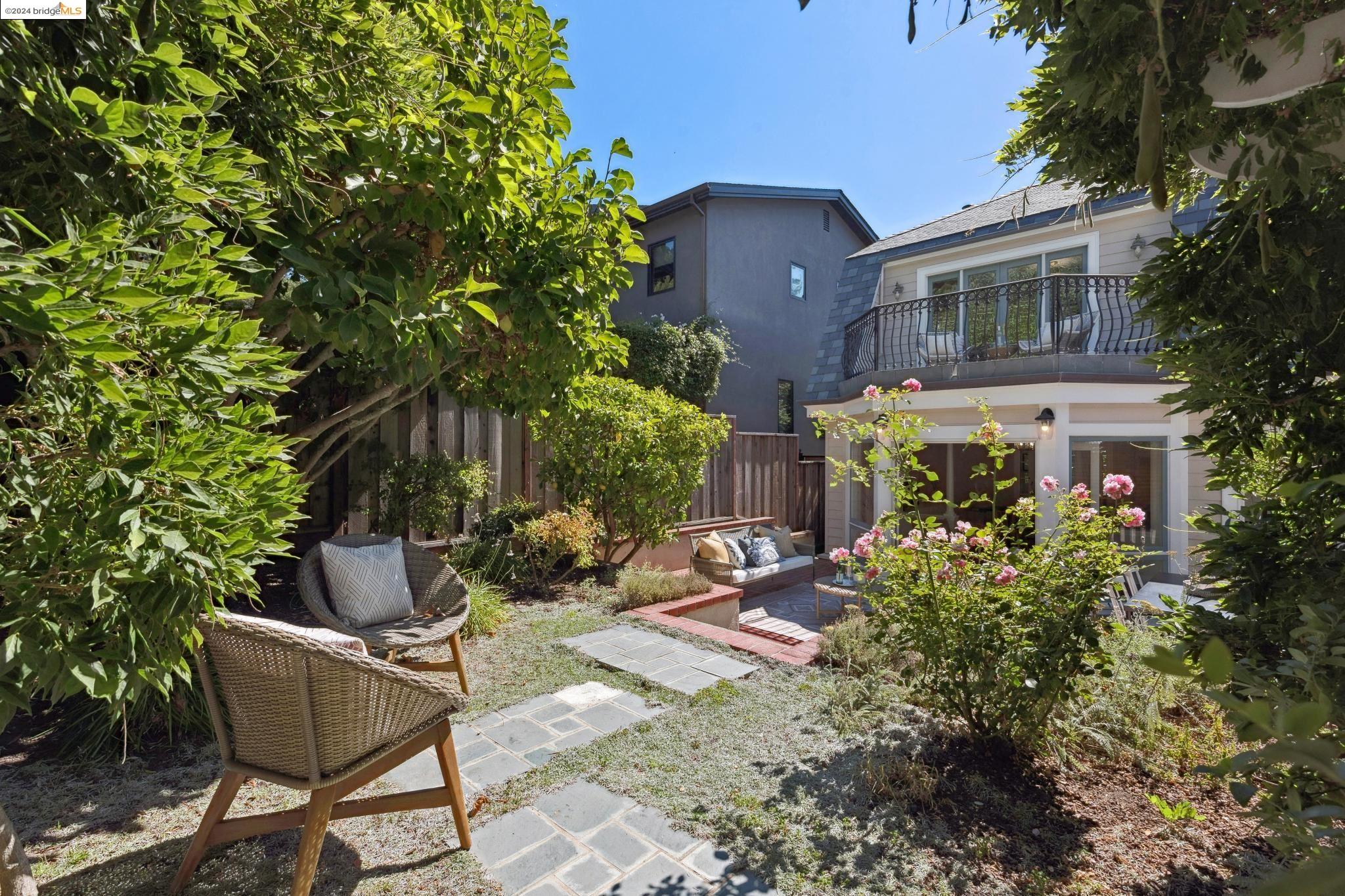 958 Leo Way
