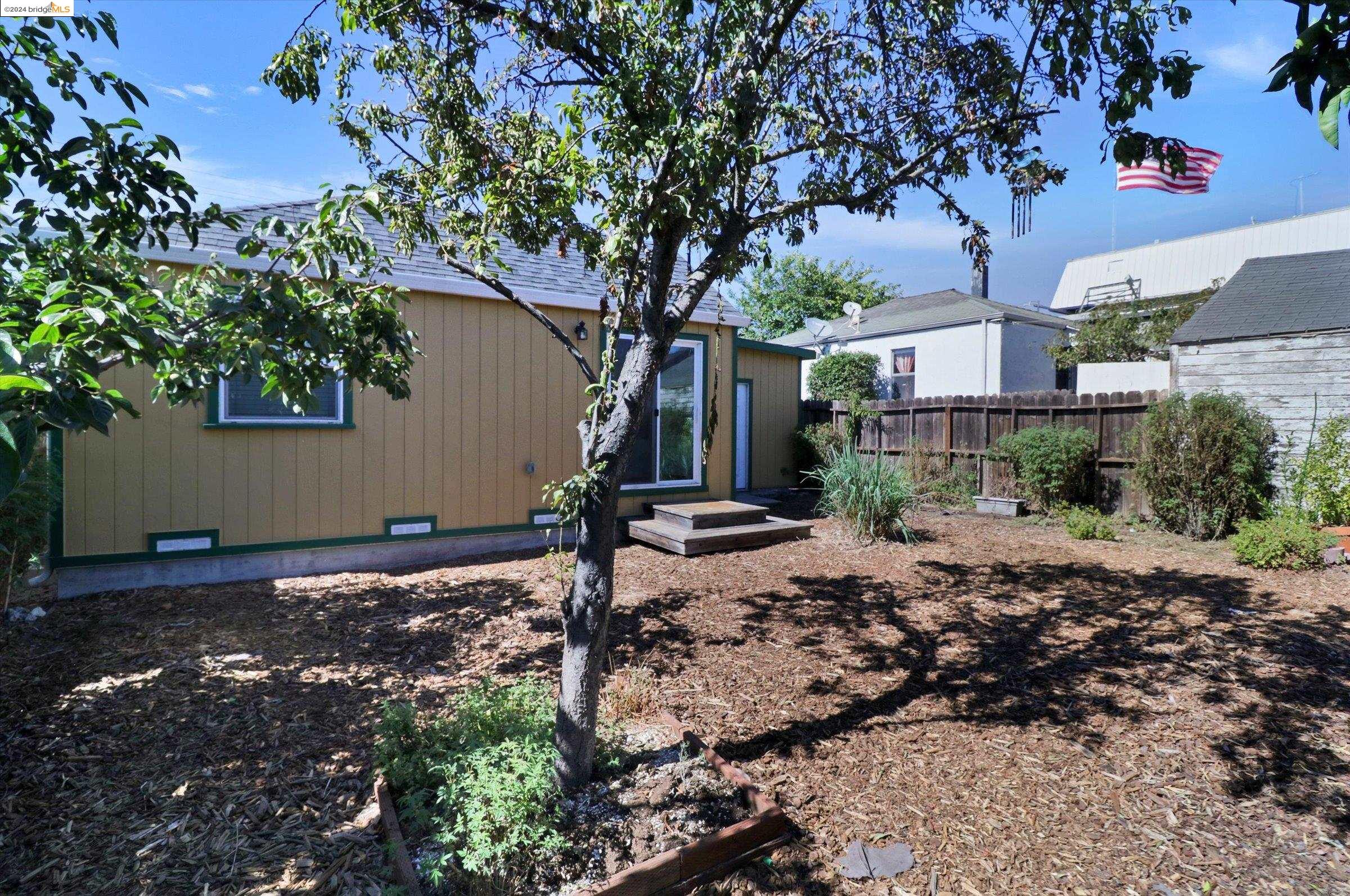 1700 151St Ave