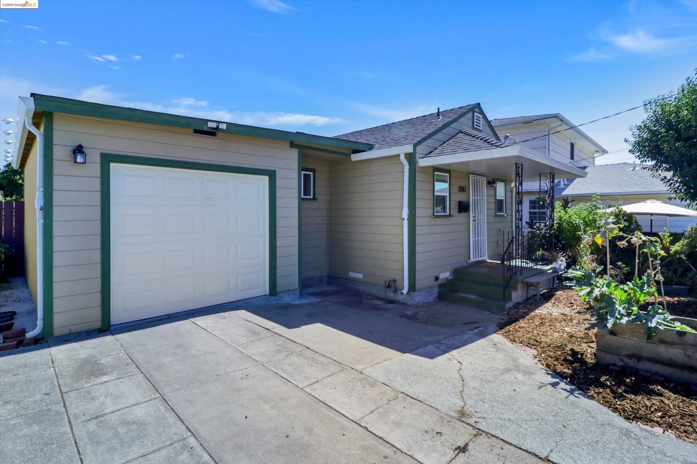 1700 151St Ave
