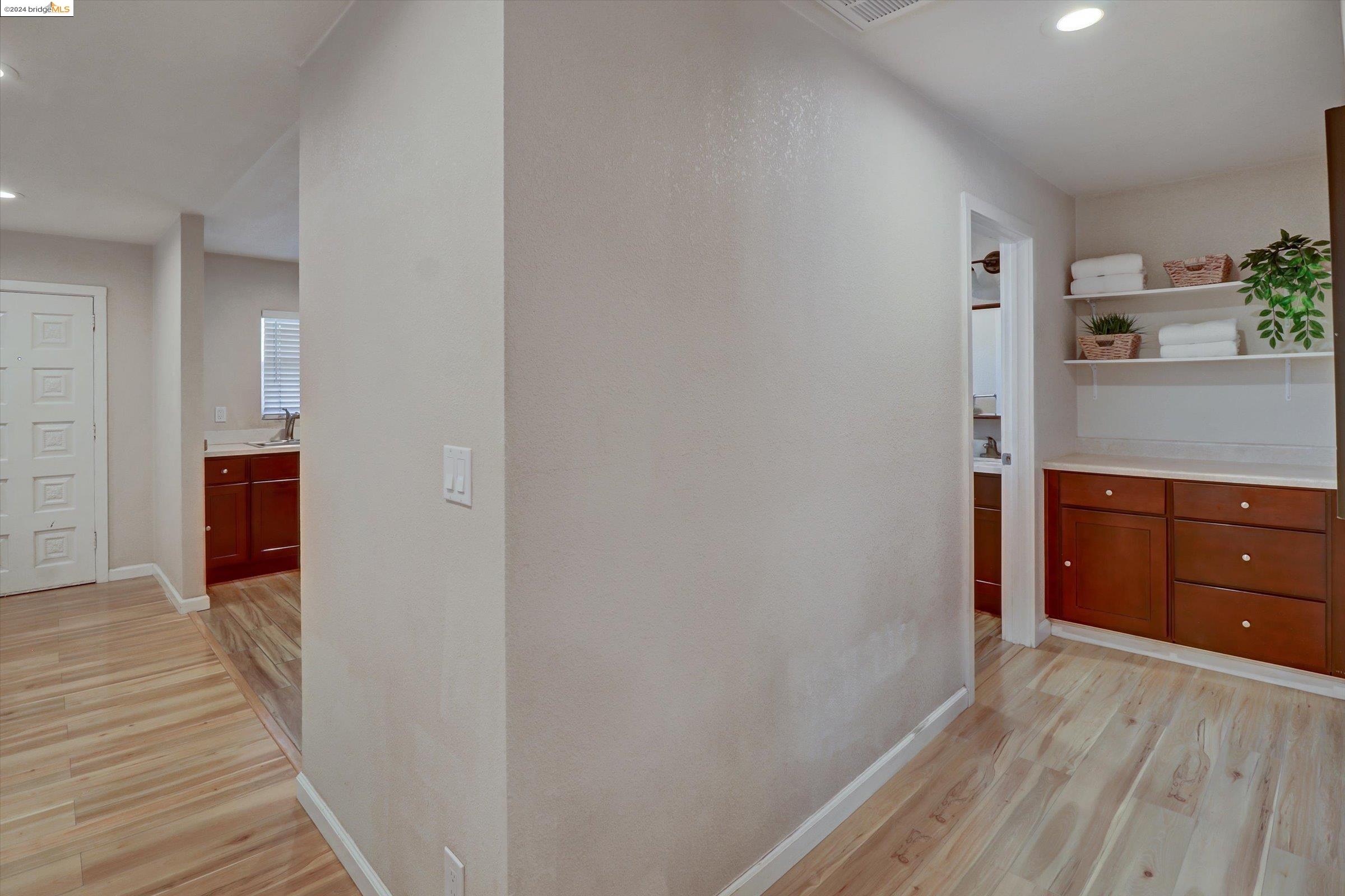 1700 151St Ave