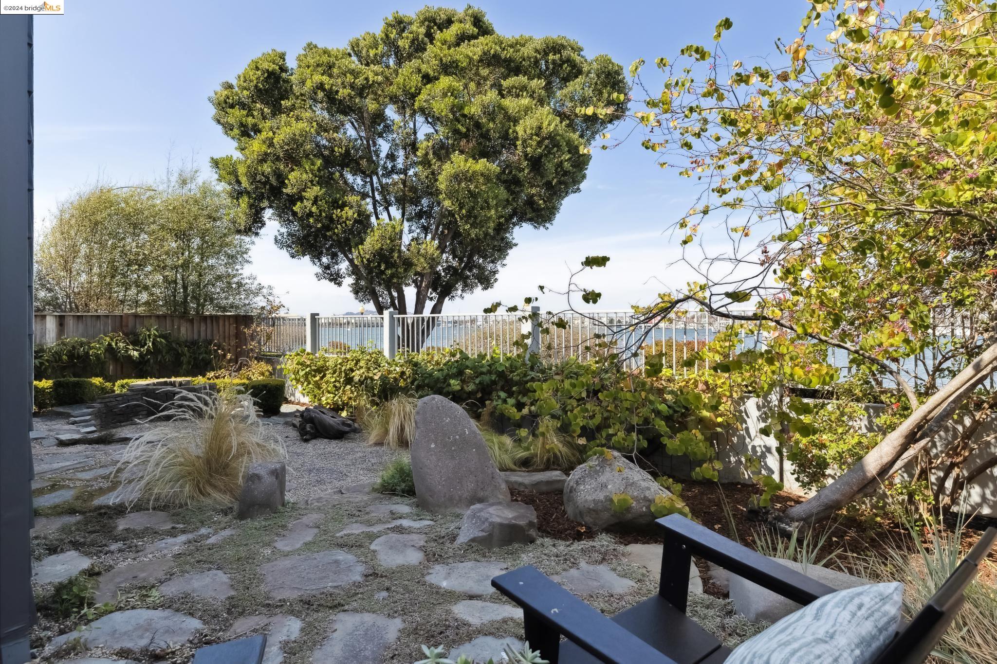 31 Sandpoint Dr
