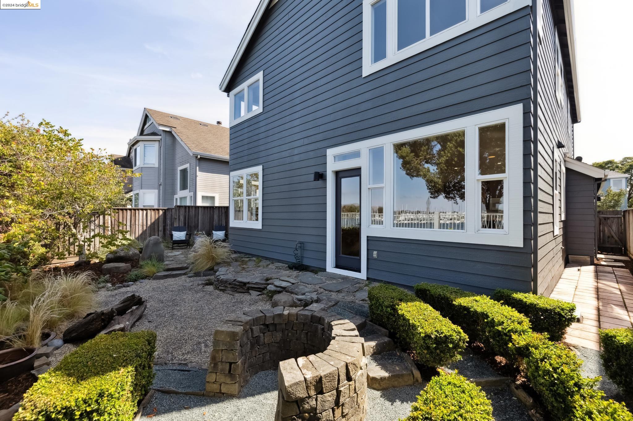 31 Sandpoint Dr