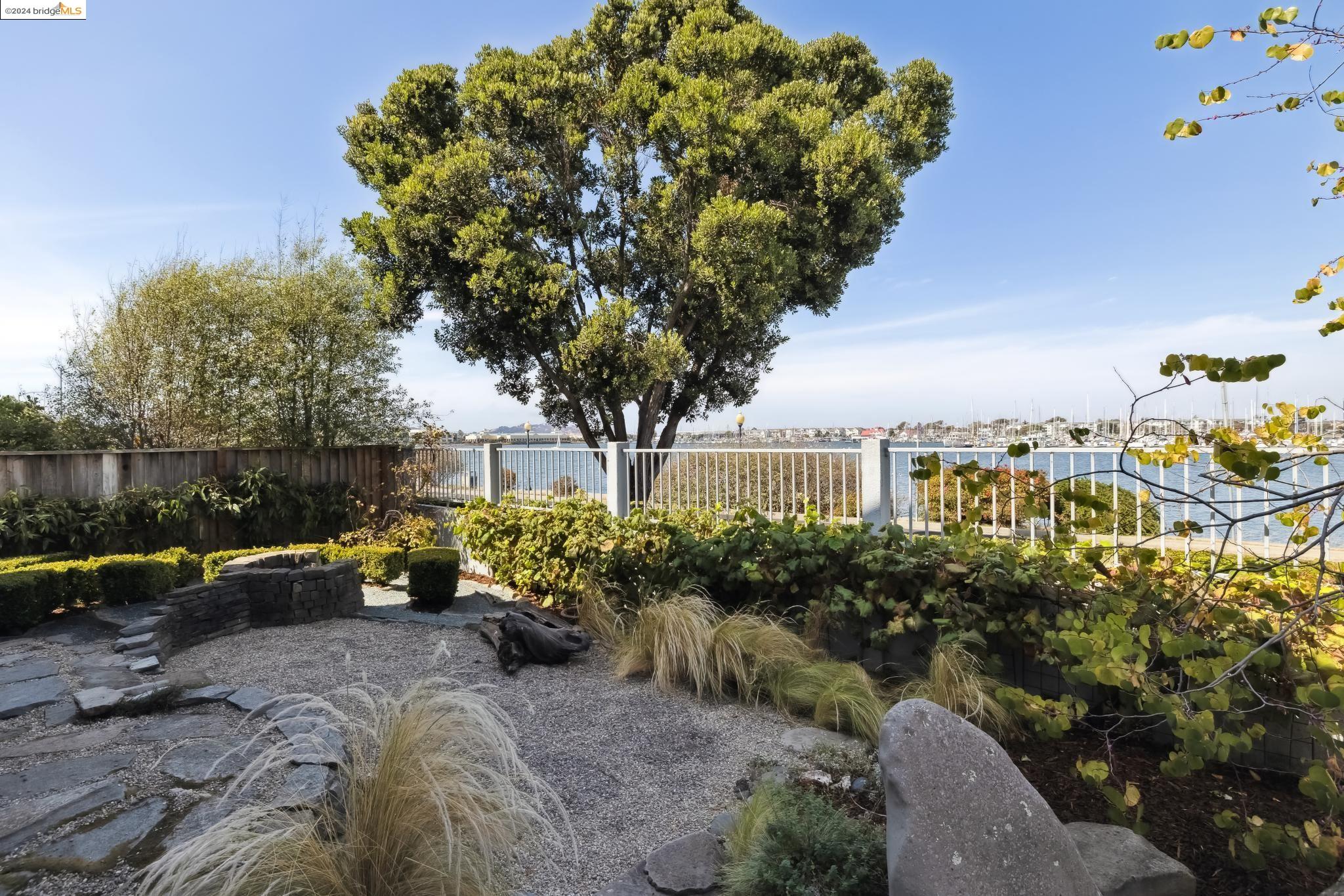 31 Sandpoint Dr