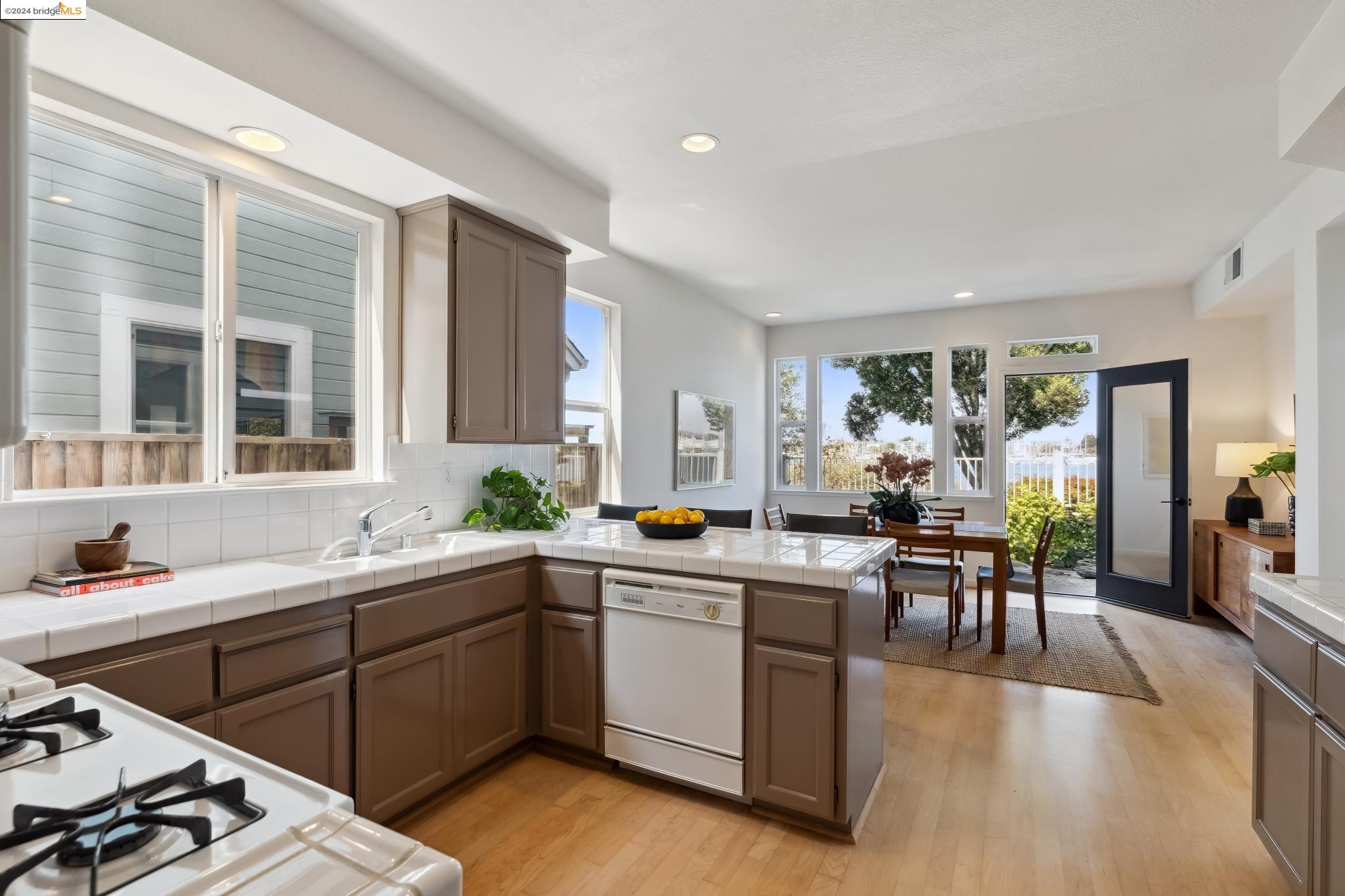 31 Sandpoint Dr
