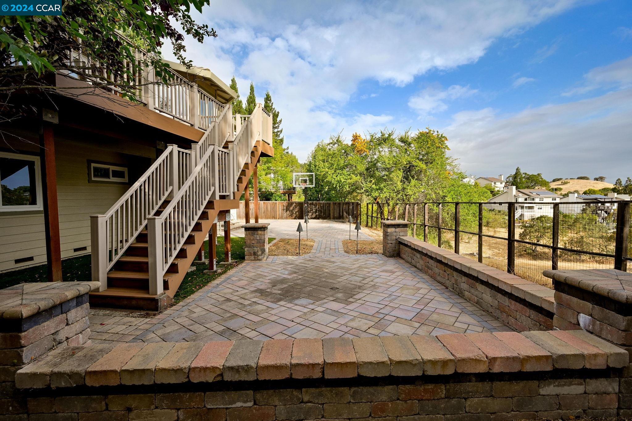 204 Netherby Pl