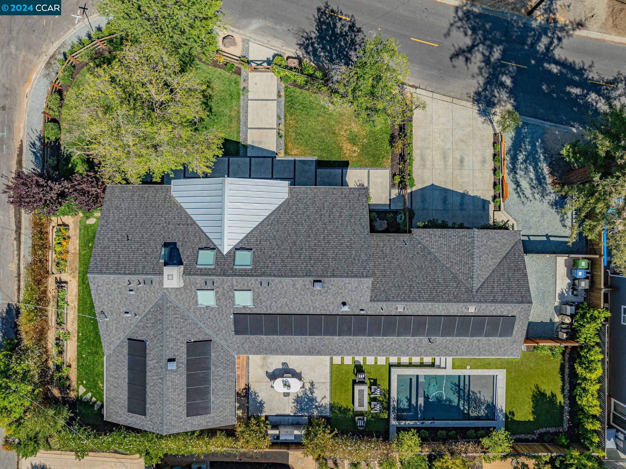 2715 Kinney Dr