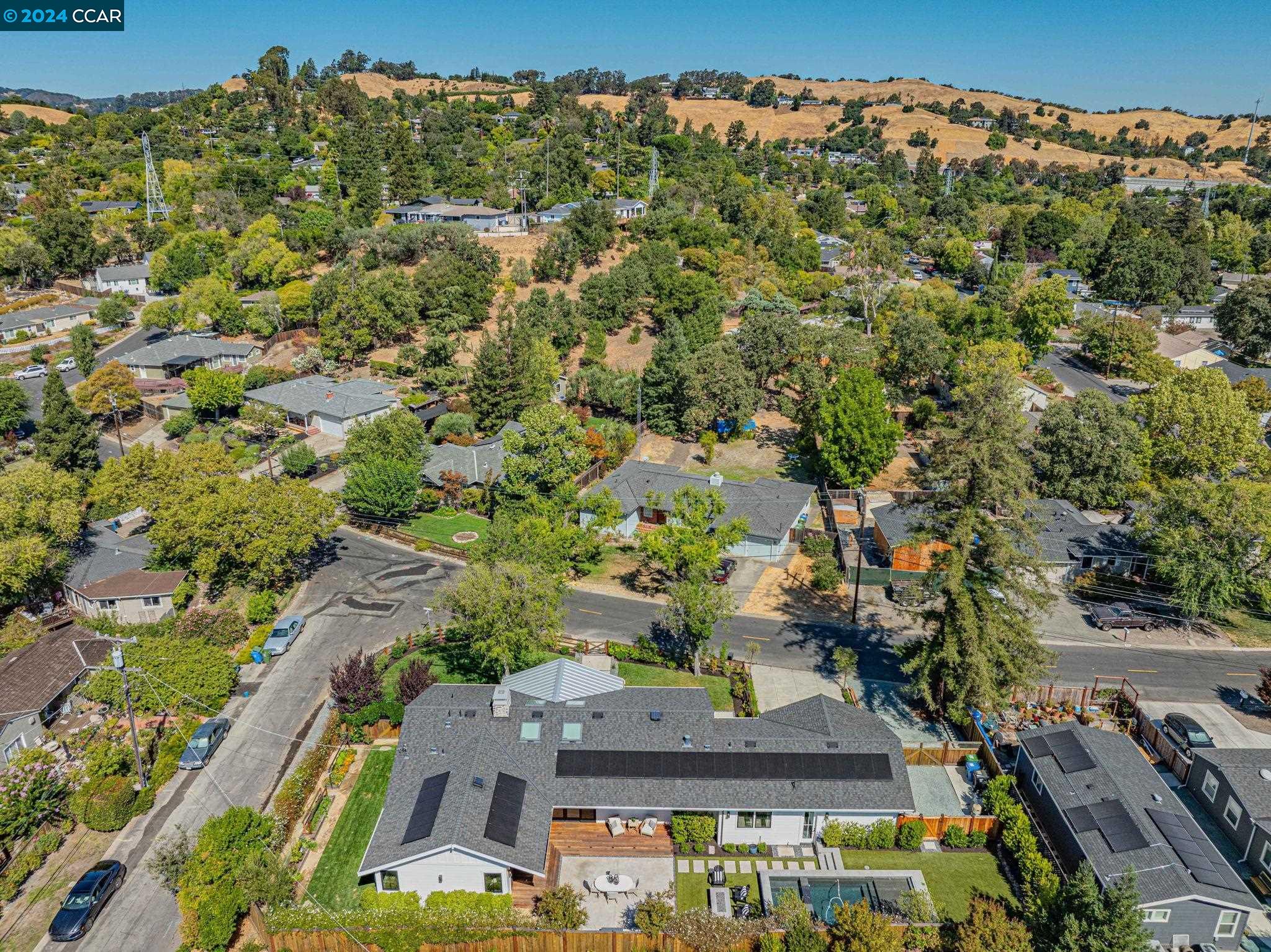 2715 Kinney Dr
