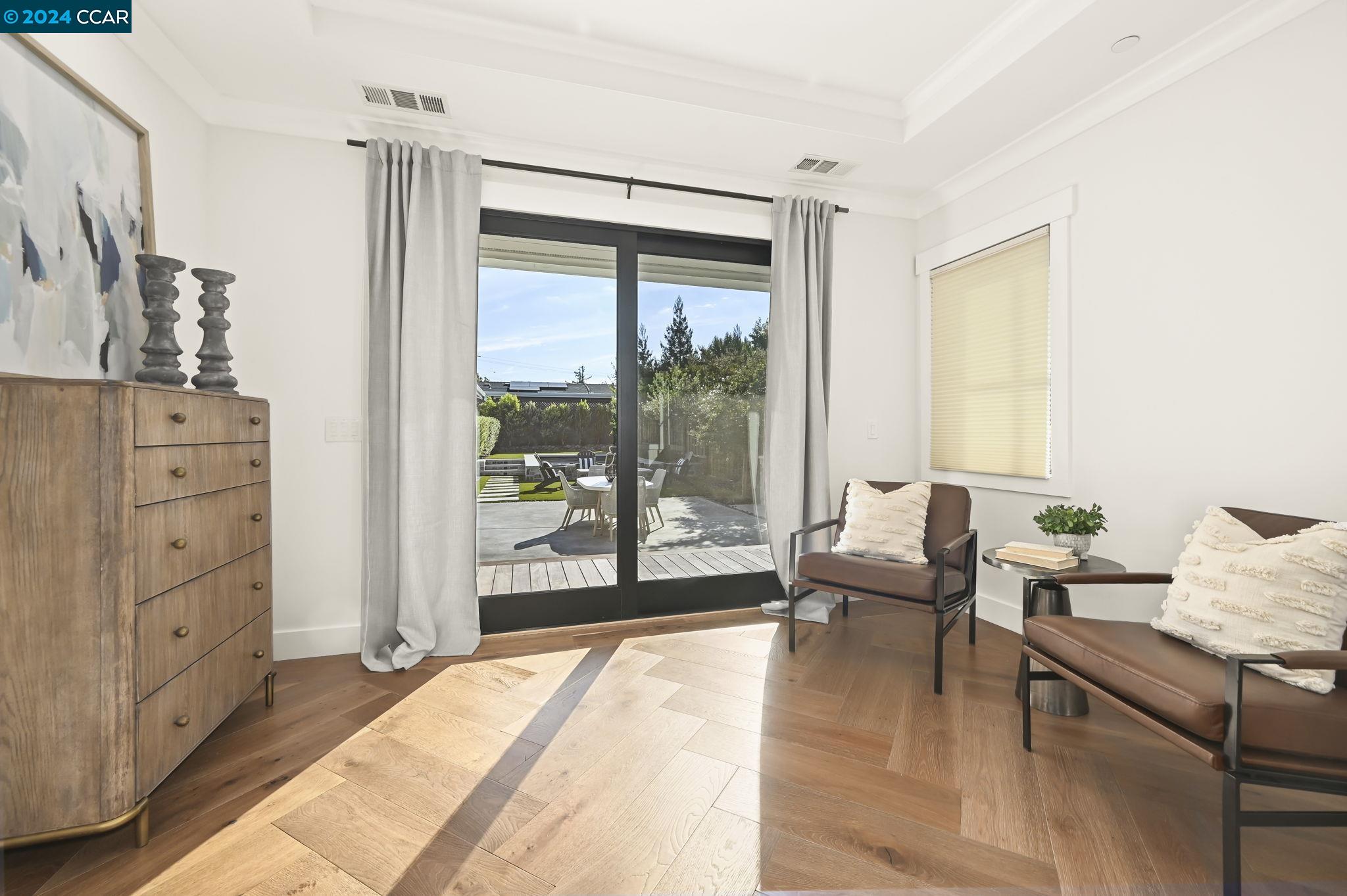 2715 Kinney Dr
