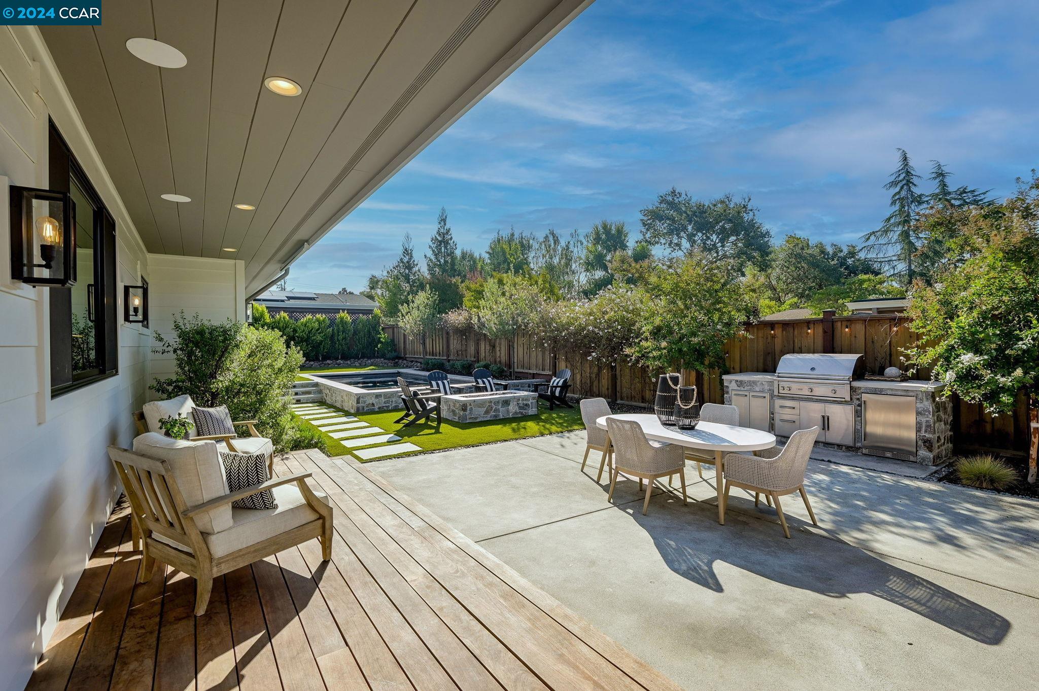 2715 Kinney Dr