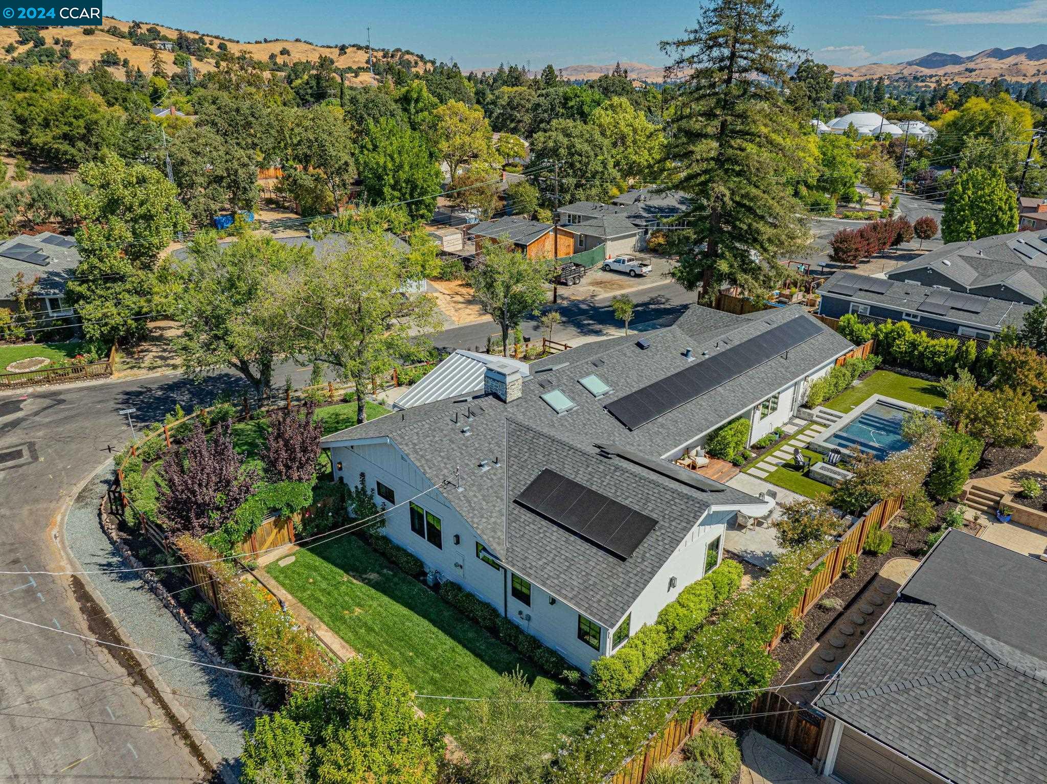2715 Kinney Dr
