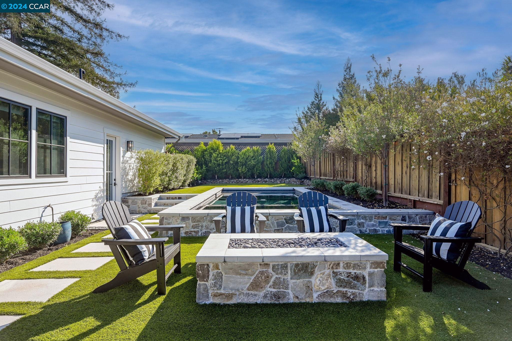 2715 Kinney Dr